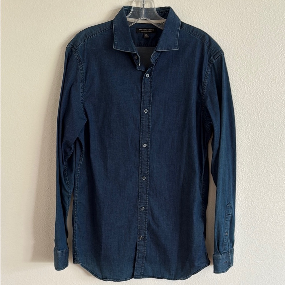 Banana Republic Blue Casual Button Down Shirt